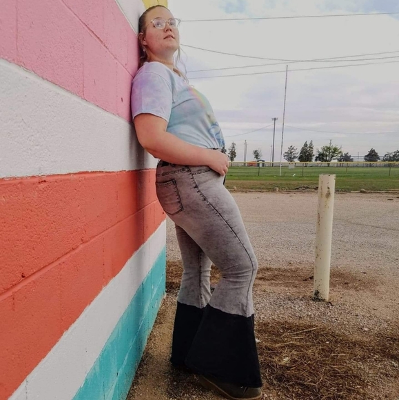 Lucky & Blessed L&B Gray Acid Wash Flare Jeans - Picture 4 of 11